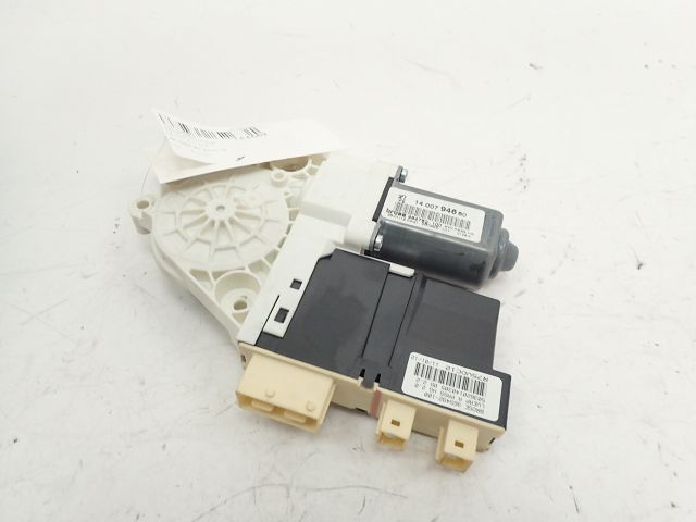 Lève-vitre électrique avant droit