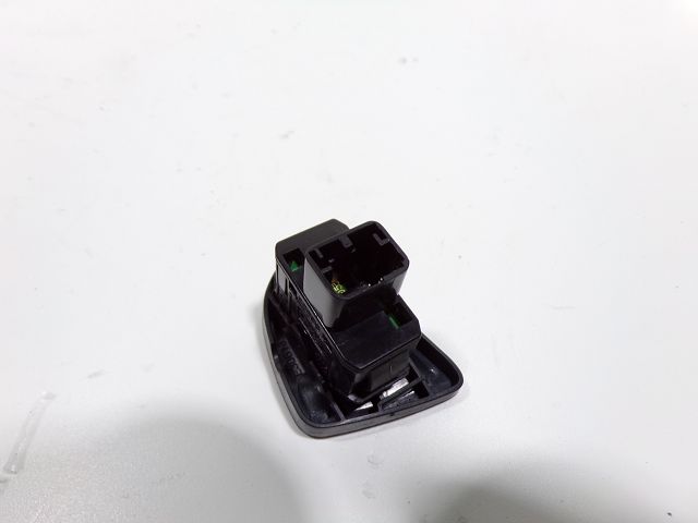 Commande lève-vitre avant gauche