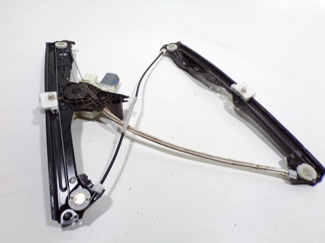 Lève-vitre électrique avant droit