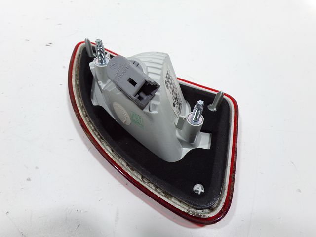 Feu arrière intérieur gauche