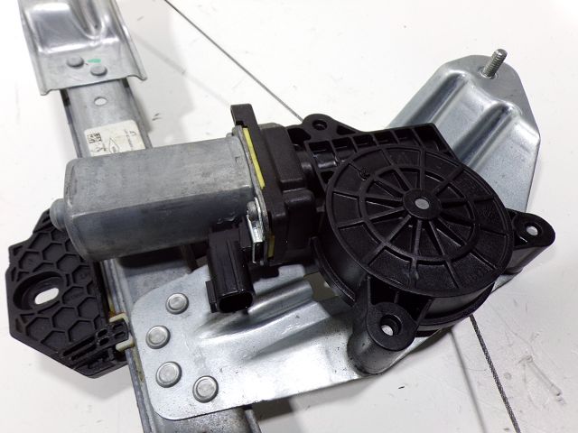 Lève-vitre électrique avant gauche