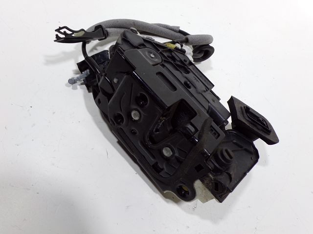 Serrure de porte arrière droite