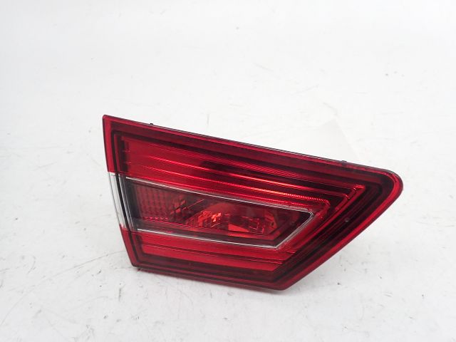 Feu arrière intérieur gauche