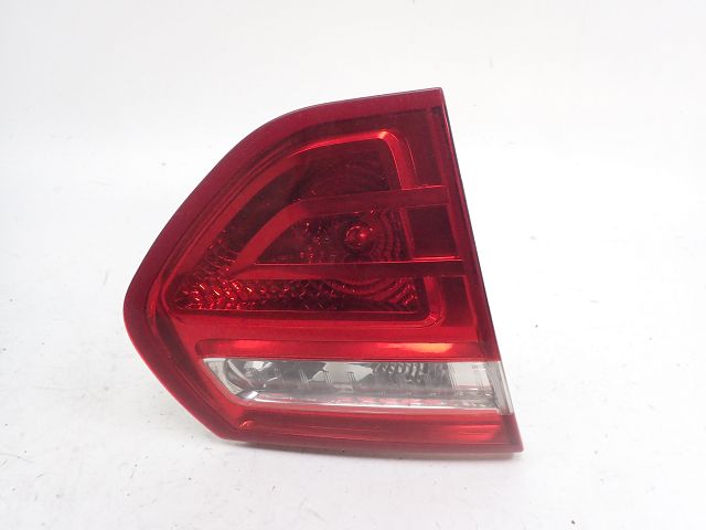 Feu arrière intérieur gauche