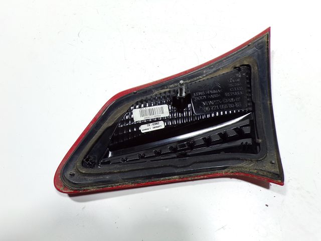 Feu arrière intérieur gauche