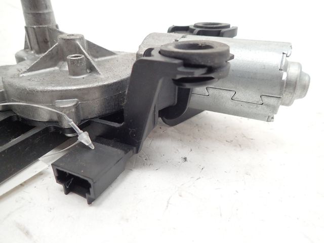Moteur d'essuie glace arrière