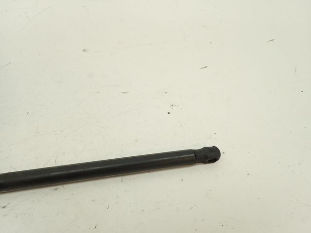 Vérin droit de capot