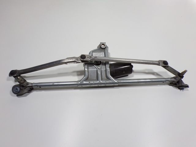 Mecanisme + moteur d'essuie glace avant