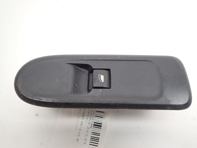 Commande lève-vitre avant droit