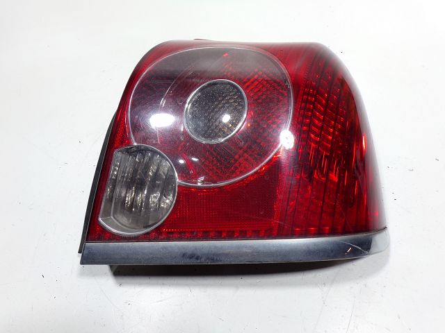 Feu arrière droit
