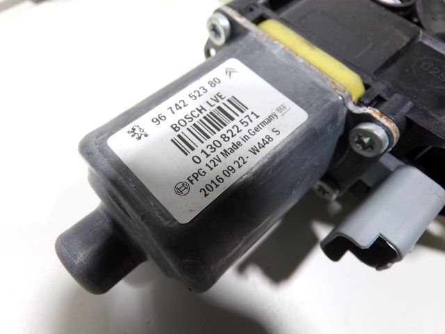 Lève-vitre électrique avant gauche