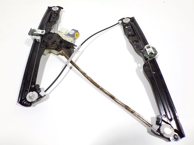 Lève-vitre électrique avant droit