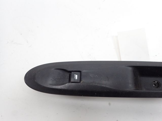 Commande lève-vitre avant droit