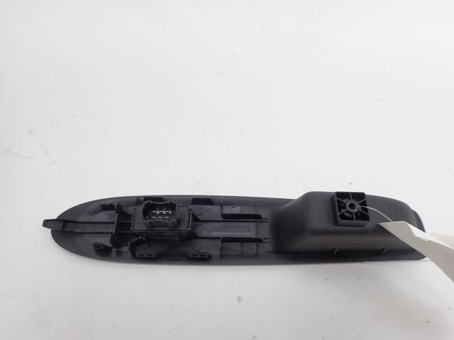 Commande lève-vitre avant droit