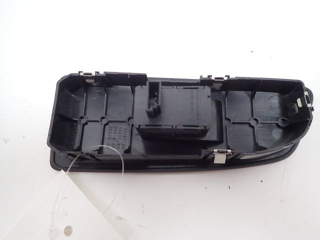 Commande lève-vitre avant droit