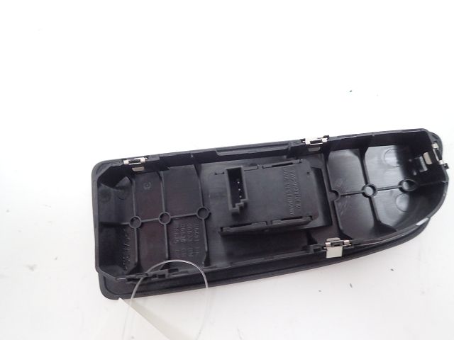 Commande lève-vitre avant droit