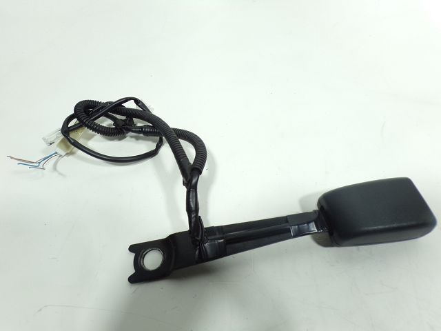 Ancrage ceinture avant droit