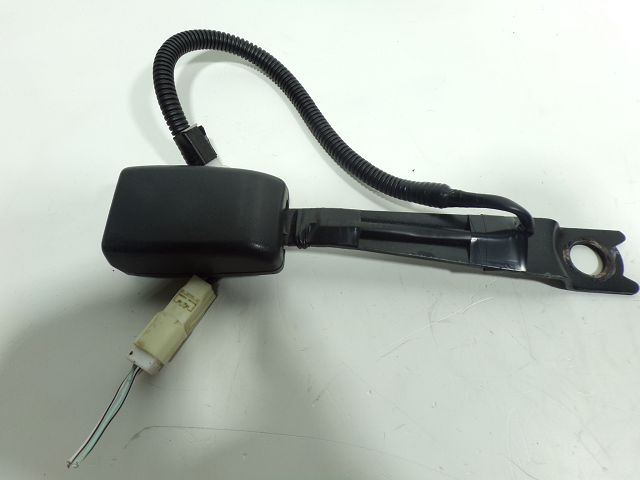 Ancrage ceinture avant gauche