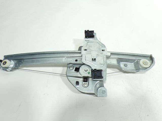 Lève-vitre électrique avant gauche