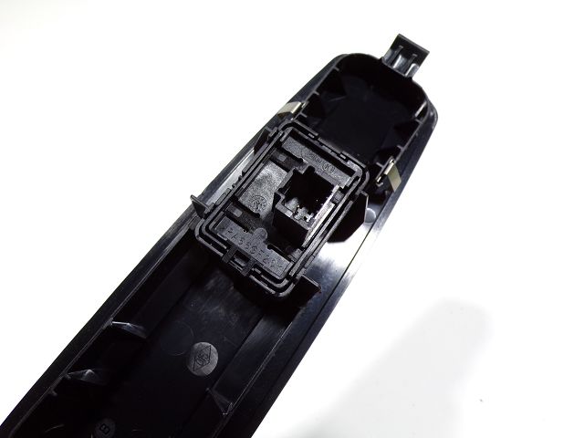 Commande lève-vitre avant droit