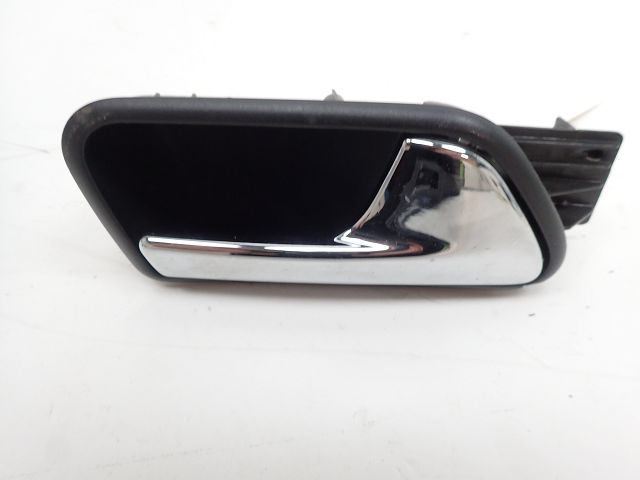 Poignee interieure porte avant droite