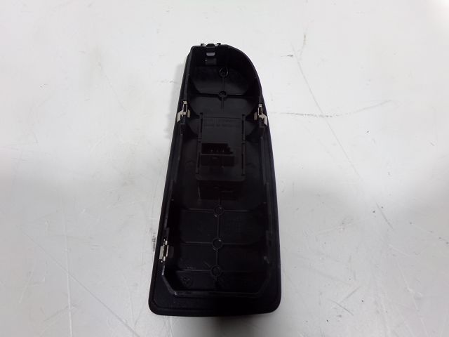 Commande lève-vitre avant droit