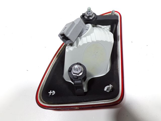 Feu arrière intérieur gauche