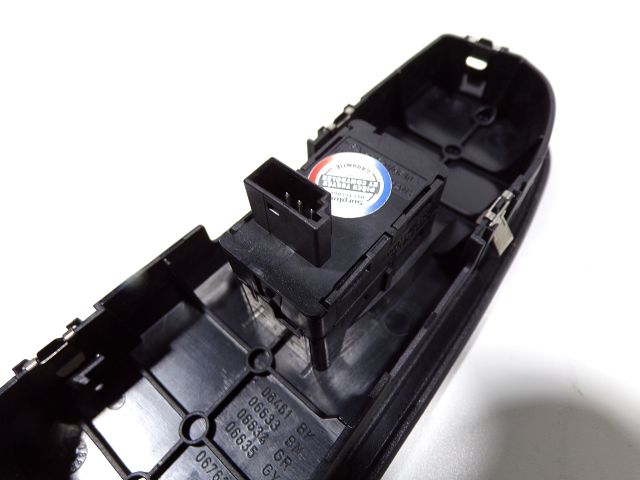 Commande lève-vitre avant droit