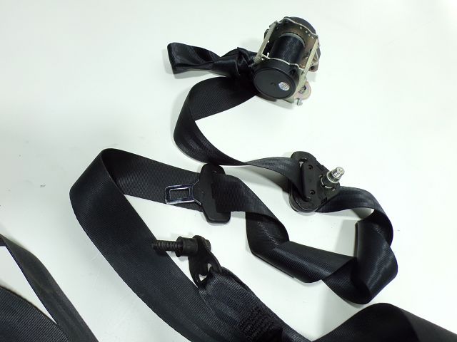 Ceinture avant gauche