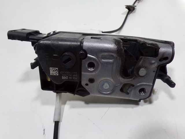 Serrure de porte avant droite