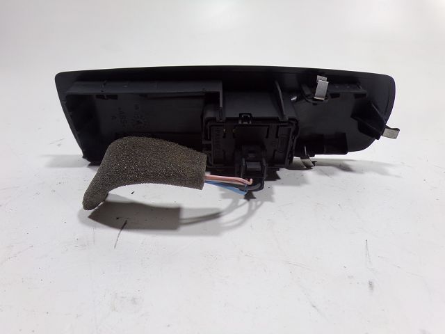 Commande lève-vitre avant droit