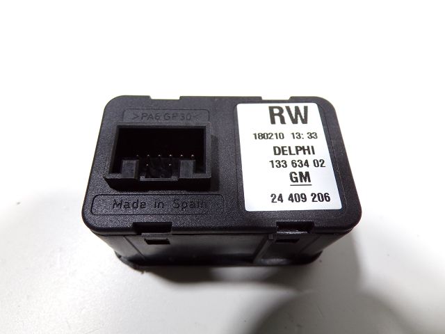 Commande lève-vitre avant gauche