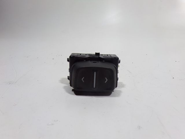 Commande leve-vitre avant gauche