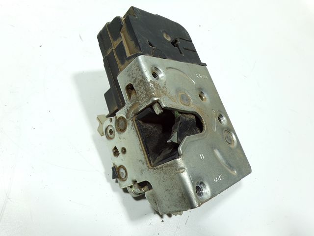 Serrure de porte avant droite