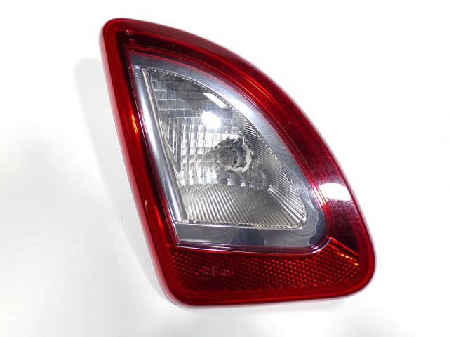 Feu arrière intérieur gauche