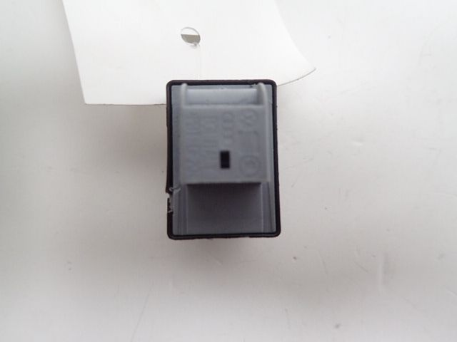 Commande lève-vitre avant droit