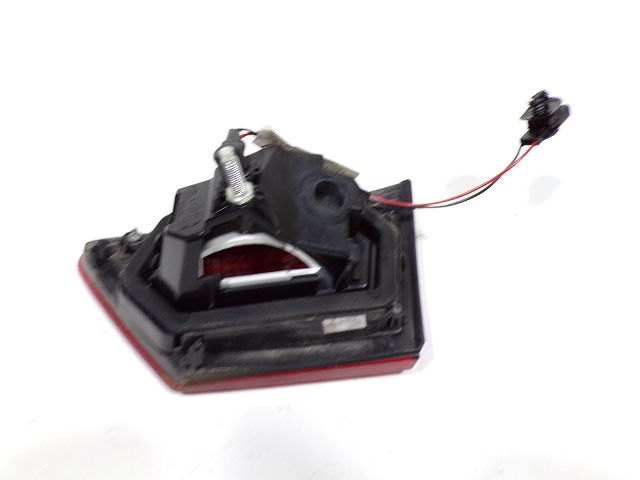 Feu arrière intérieur gauche