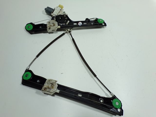 Lève-vitre électrique avant gauche