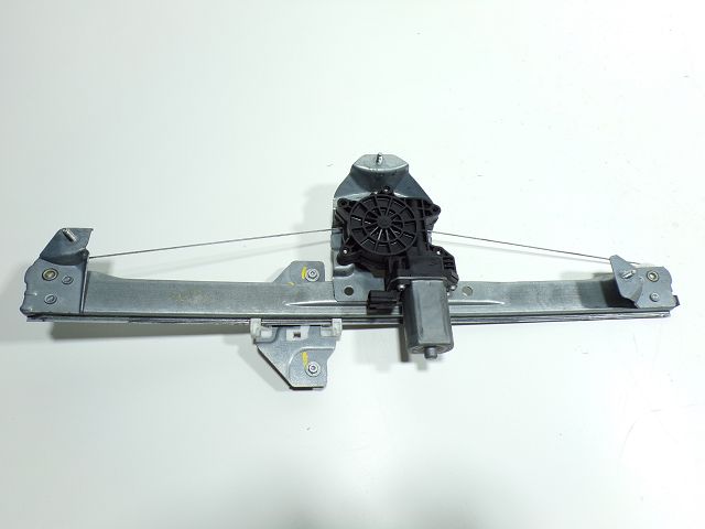 Lève-vitre électrique avant droit