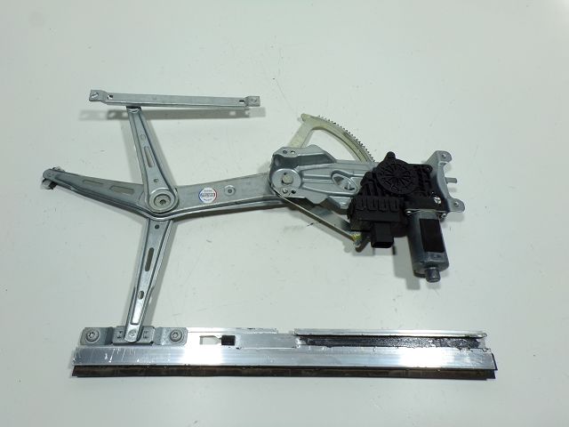Lève-vitre électrique avant gauche