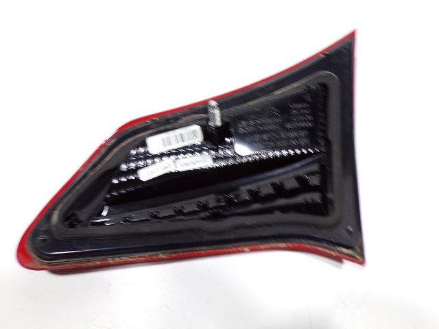 Feu arrière intérieur gauche