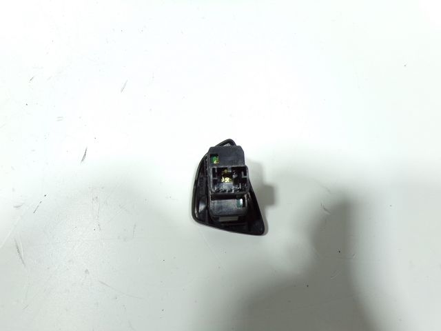 Commande lève-vitre avant gauche