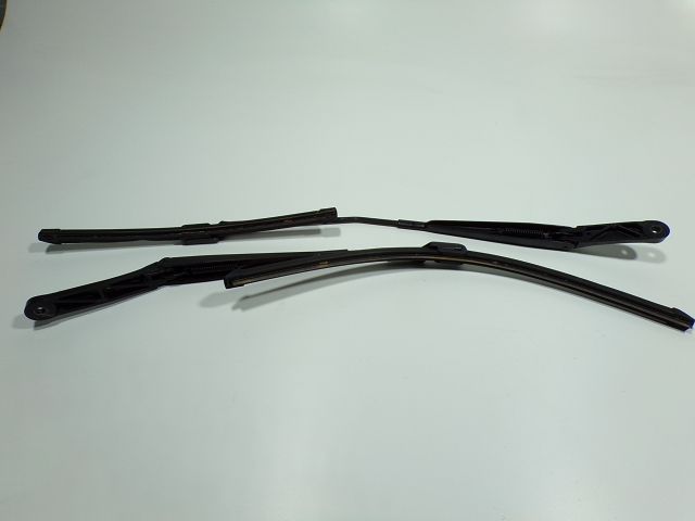 Bras d'essuie-glace avant