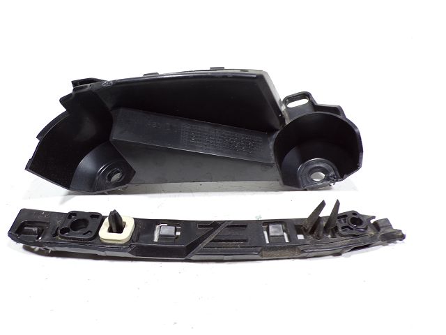 Support droit de pare-choc arrière