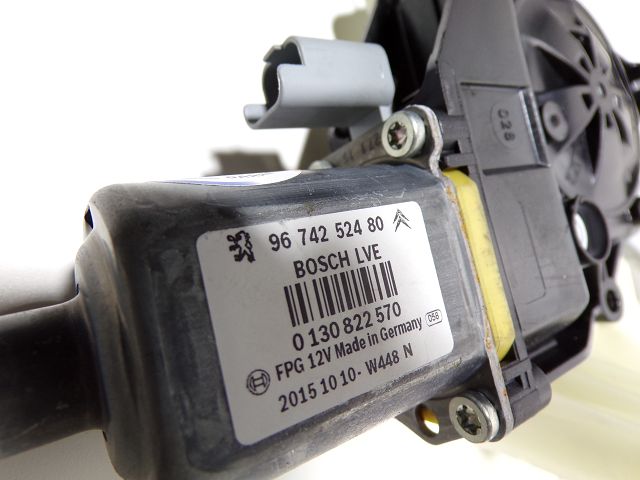 Lève-vitre électrique avant droit