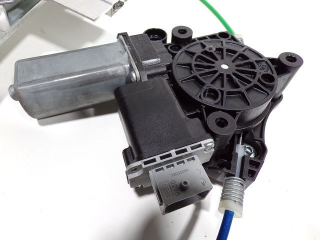 Lève-vitre électrique avant droit