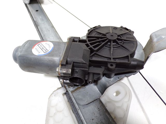 Lève-vitre électrique avant gauche