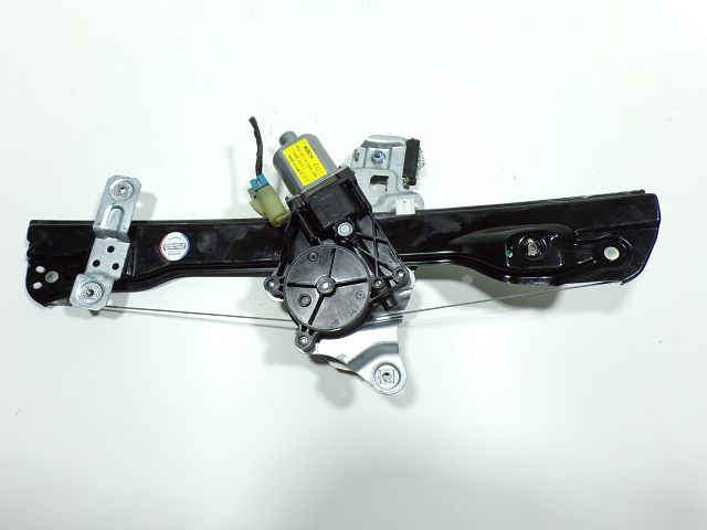 Lève-vitre électrique avant gauche