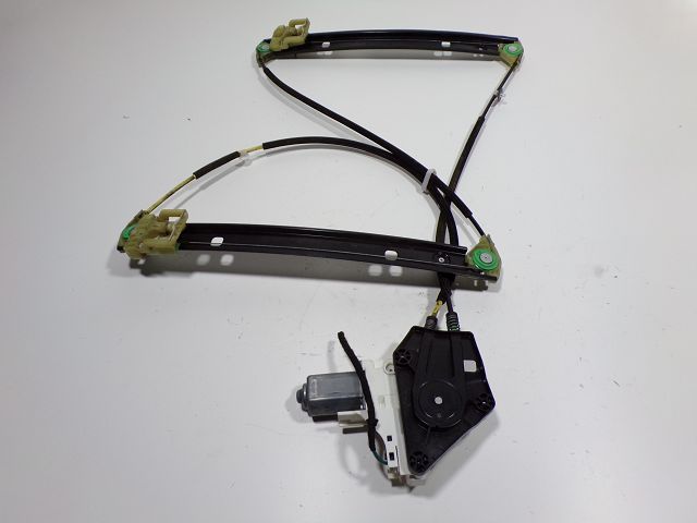 Lève-vitre électrique avant droit