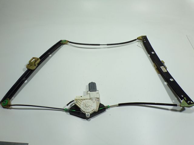 Lève-vitre électrique avant gauche